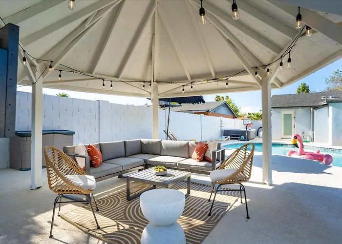 Pickleball Palace Fun Your Unique Az Getaway